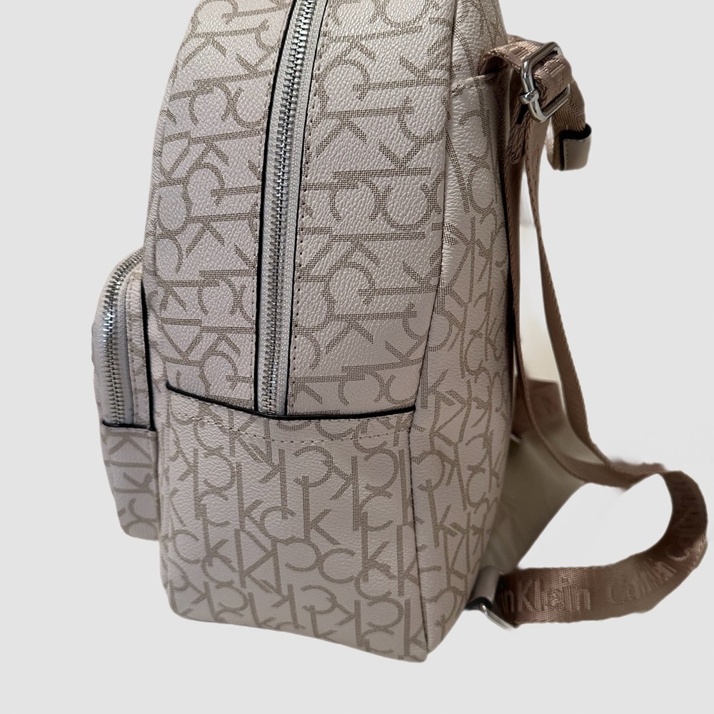 Calvin Klein backpack - Picture 5 of 9
